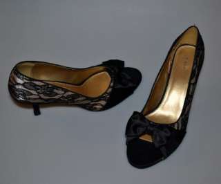 New in Box Fioni Black Lace & Gold Womens Dress Shoes Size 13w 3Heels 
