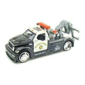    Maisto 1/24 Highway Patrol Police Wrecker / Tow Truck Toys & Games