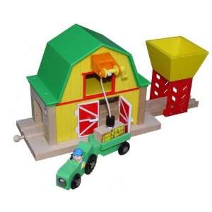    Maxim Electronic Farmer Macs Wooden Barn Train Toys & Games