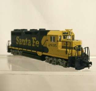   EMD GP35 Phase Ib 37 041 AT & Santa Fe #2835 Diesel Locomotive  