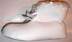 LADIES WHITE DEARFOAMS BOOTIES slippers 5 6 free ship  