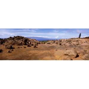 Rock Formation on the Mountain, Garden of the Gods, Lanai, Hawaii, USA 