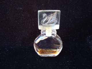 Vintage GLORIA VANDERBILT Glass Perfume Bottle w/ SWAN Intaglio 