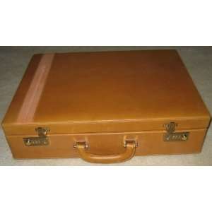   Classic Mens Leather Attache Briefcase (Tan)