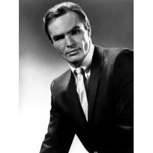  Dan August, Burt Reynolds, 1970 71 Premium Poster Print 