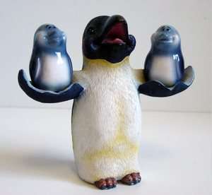Emperor Penguin Holding Baby Penguins 3 Piece Salt & Pepper NIB  