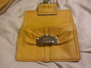  Makowsky Glove Leather Zip Top Convertible Tote & Wallet Set  