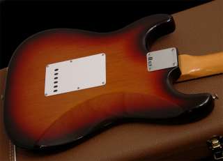 New Fender ® American Vintage 62 Stratocaster, Strat, Sunburst  