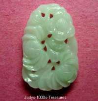 GREEN JADE PENDANT HAND CARVED UN MOUNTED 65.58ct. SHANGHAI, CHINA 