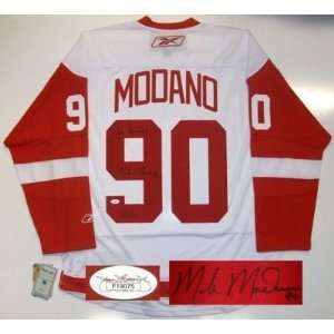  Autographed Mike Modano Uniform   Detroit Red Wings Rbk 
