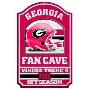  NCAA Georgia Bulldogs 11 by 17 Wood Sign Helmet/Fan Cave 