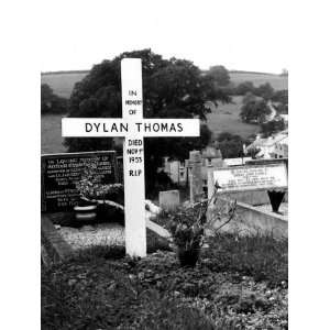 com Poet Dylan Thomas Grave Site Located in St. Martins Churchyard 