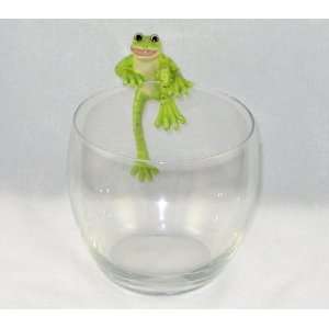  FROG Climbing with One Leg Down hunches over GLASS NOT 