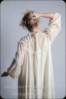 Radcliffe Gown and Peignoir Set   excellent condition  