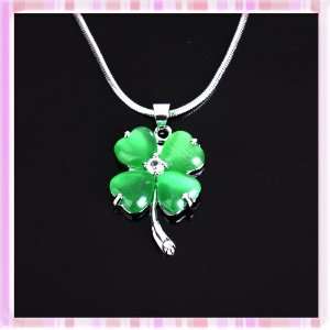   four Leaf Clover Metal Plated Silver Green Opal Pendant P0826 Beauty