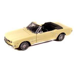  1964 1/2 Ford Mustang Convertible 1/18 White/Cream Toys 