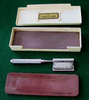   STRAIGHT SAFETY RAZOR WITH LIFETIME BLADE, STROP AND HONE  