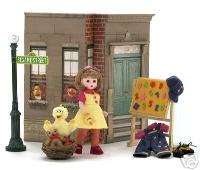Madame Alexander Doll 8 Sesame Street Doll & Trunk Set  