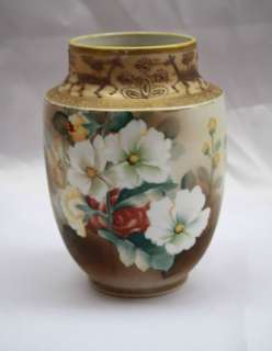 MAGNIFICENT 1900S NIPPON HANDPAINTED JAPANESE VASE  