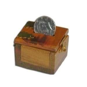  Ching Ling Coin Box   Money / Close Up Magic Trick Toys 