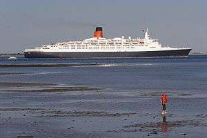 RMS Queen Elizabeth 2 departing from Southampton Water, 2007