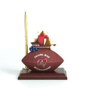  BSS   Tampa Bay Buccaneers NFL Mascot Desk Pen & Clock Set 