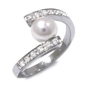   Gold with Cultivated Pearl and Diamond, form Fantasy, weight 5 grams