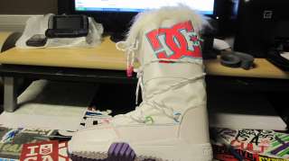 NIB DC Chalet 2.0 SE Womens Boots White pink purple size 6 7 8 9 