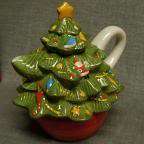 Pfaltzgraff Sculpted Tea Pot for One Christmas Heritage  