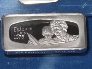 FRANKLIN MINT 1975 FATHERS DAY SILVER ART BAR IN LUCITE HOLDER 