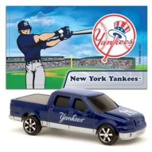 MLB 187 Scale Ford F 150 with Team Mascot Sticker   Yankees (2 Packs)
