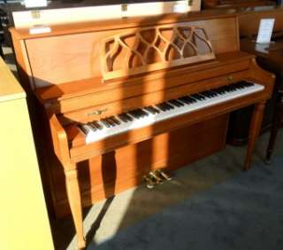 Baldwin Classic Console Piano, Beautiful condition, Oak Finish, 1997 