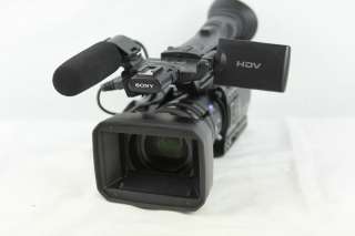 Sony HVR Z7U 3CCD HD Camcorder LOW HOURS with extras  