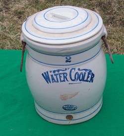 Red Wing Stoneware 2 Gallon Water Cooler W/Lid,Excellent  